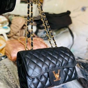 LV QUILTED PREMIUM QUALITY SLING BAG