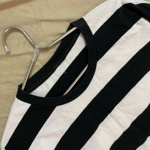 Oversized Black N White Stripped Full Sleeve Top