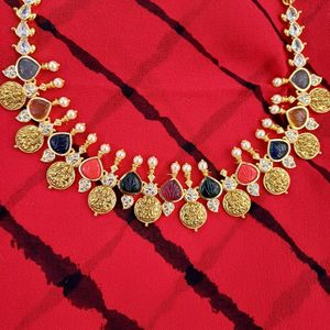 Gold Finish Temple Jewellery Set