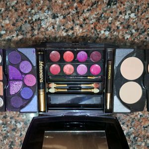LAST PRICE 🔥🔥 Makeup Box