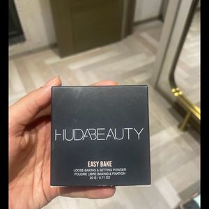 Huda Beauty Easy Bake