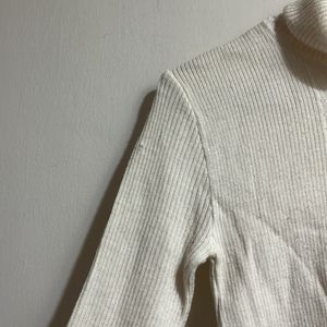 Off White Inner Turtle Neck