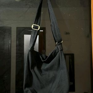 Black Slingbag