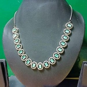 Beautiful Necklace With Earrings