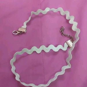 Wavy Mint Choker