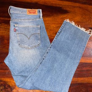 🔻price Drop Levi’s Jeans