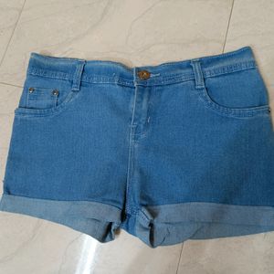 Denim shorts - Women