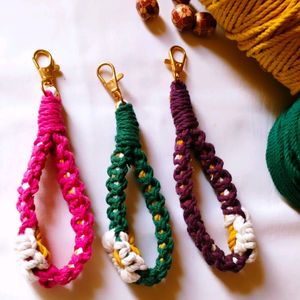 Daisy Flower Macrame Keychains