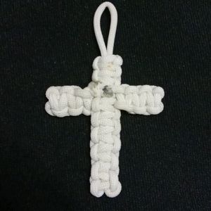 paracord cross keychain