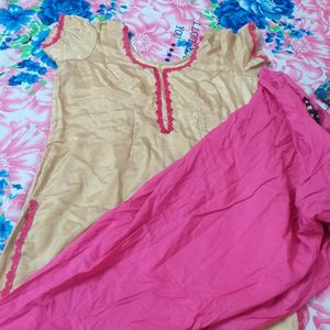 ladies salwar suit with heavy chuni