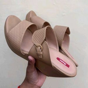 Bata Women Wedges🌸