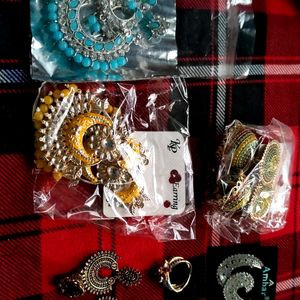 New Earings Combo, With Freebies Grab