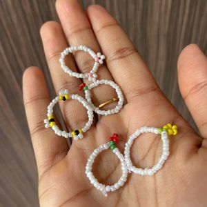 Handmade Beaded Rings Collection Of 5 💫💗