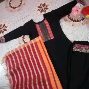 Black Banarasi Stunning Set