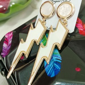 (₹99)Trendy Earrings