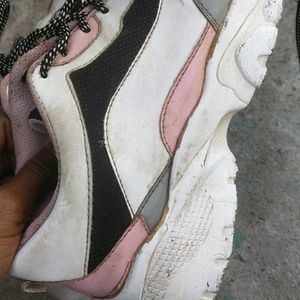 Layasa Shoes In Good Condition