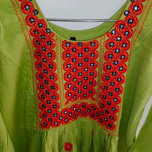 Nayra Cut Kurti