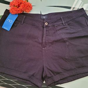 Shorts With Slip Pockets