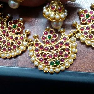 Antique Traditional Stye Gold Jewellery Set