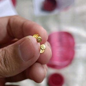 22crt Gold Studs With Bill