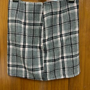 Korean Black & Grey Checkered Skirt