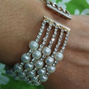 Adjustable Stone and pearl Bracelet