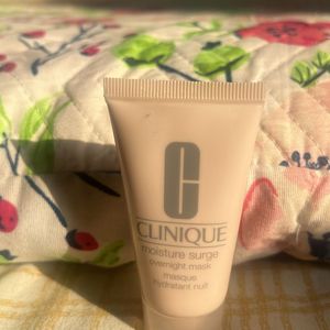 Clinique Moisture Surge Overnight Mask