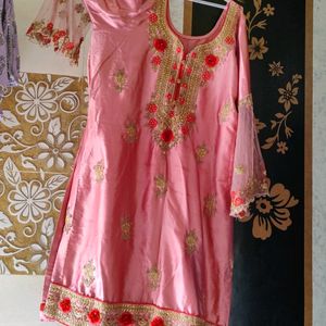 Beautiful Zari And Stone Work Kurta