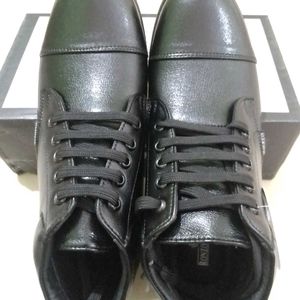 Sports Shoes For Men