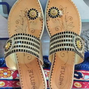 Women's fashion sandle Size 5 to 6