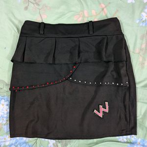 Black Skirt!