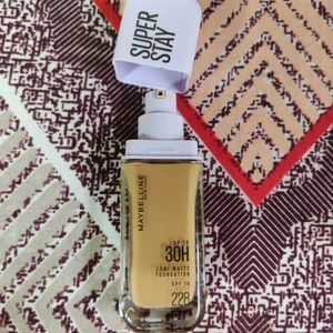 Maybelline Lumi Matte Foundation 228