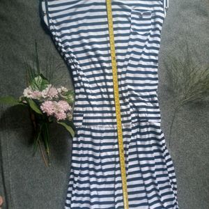 Stripped Dress With Buckle For Belt