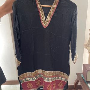 Black Kurti