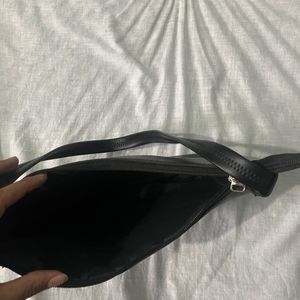 Black Basic Shoulder Bag