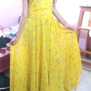 Yellow 🟡 Gown 🟡♥️♥️ For Haldi Ceremony ♥️ It's T