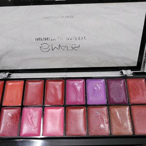 MARS INFINITIY LIP PALLETE