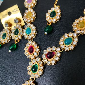 Multicolour Kundan Necklace With Earings And Tika