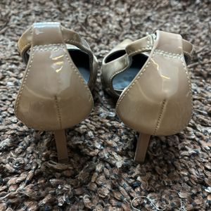 Heeled Shoes With Vents