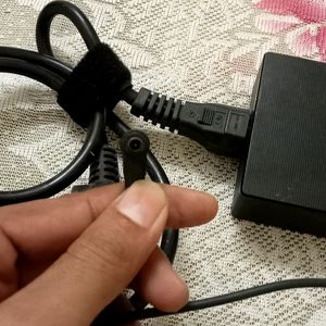 ASUS LAPTOP CHARGER NEW AND ORIGINAL 90 WATT