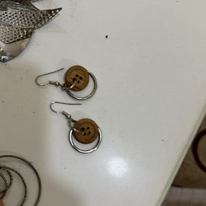 All 7 Earrings In Good Condition