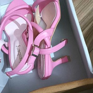 Pink 🩷 Beautiful Heel 👠 Sandal