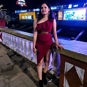 Elegant Marron Dress For Party