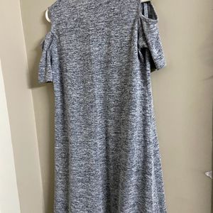 Flowy casual cold shoulder dress