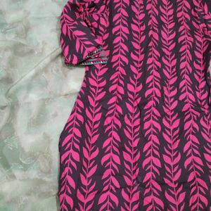 Aurelia Kurti Size Small