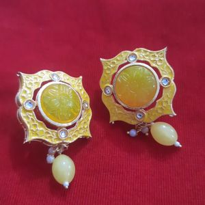 Kundan Earing Studs.. YELLOW COLOR