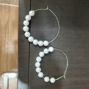 round pearl earing