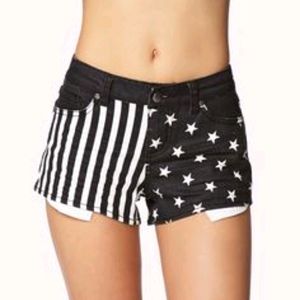 Hana+ Black And White Stars Shorts