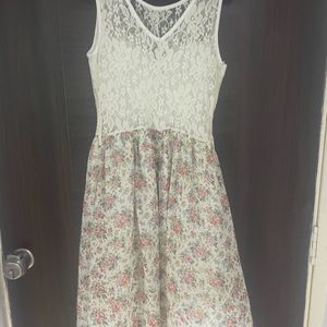 White Sleevless Trendy Dress