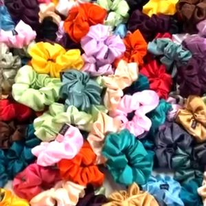 5 Scrunchies Multi Colour And Same Colou